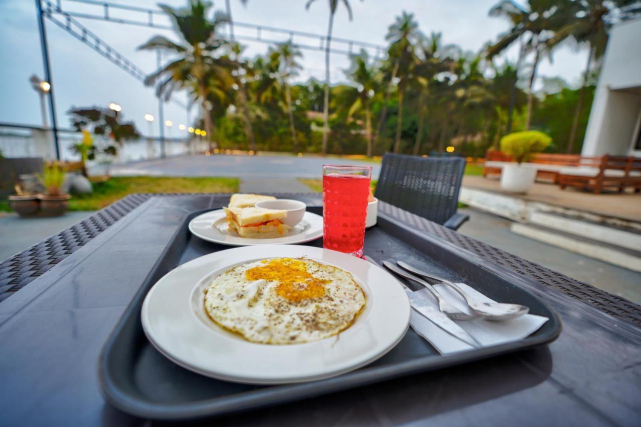 Blu Missel By The River Hotel Ribandar Exterior photo