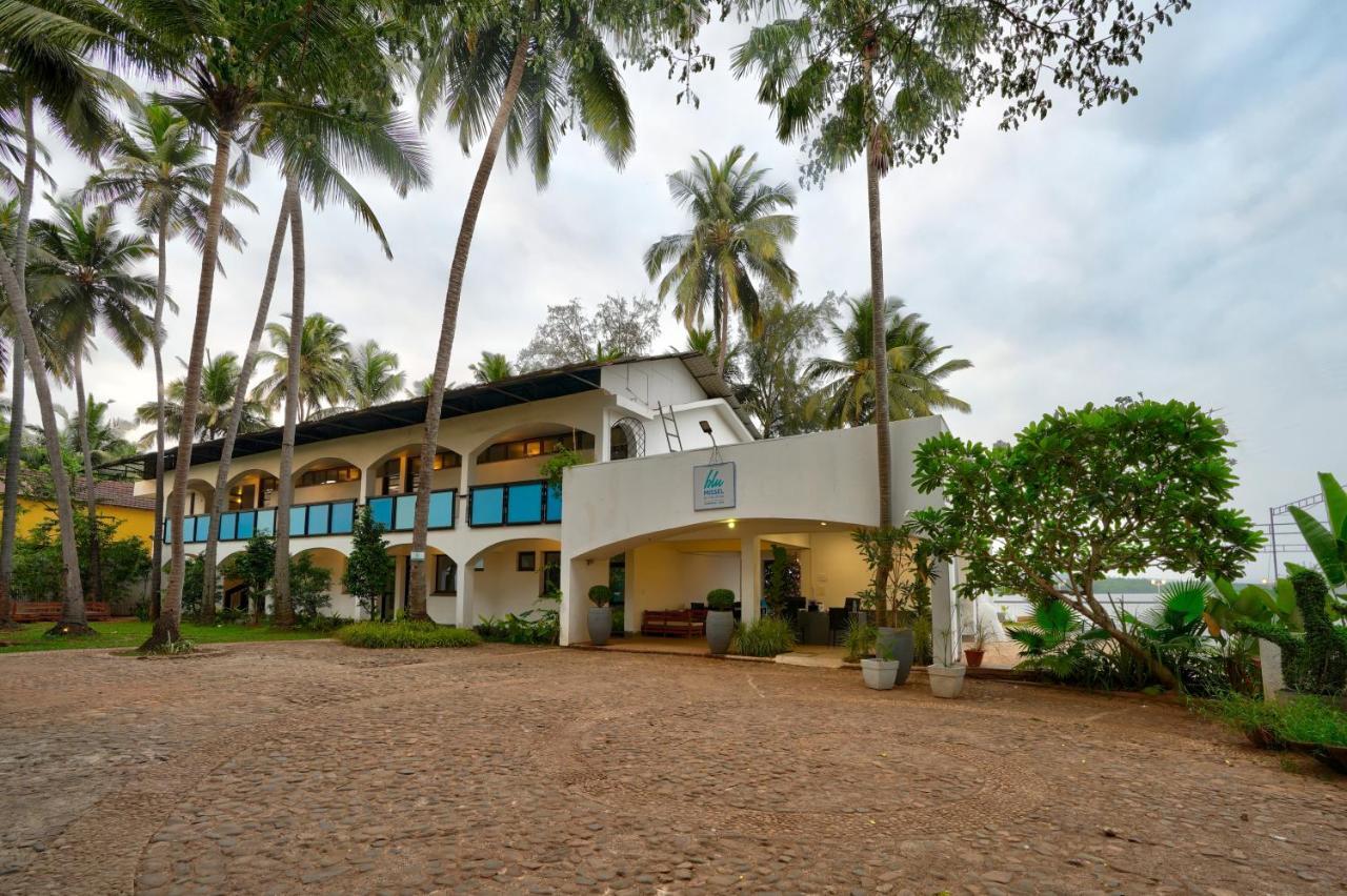 Blu Missel By The River Hotel Ribandar Exterior photo